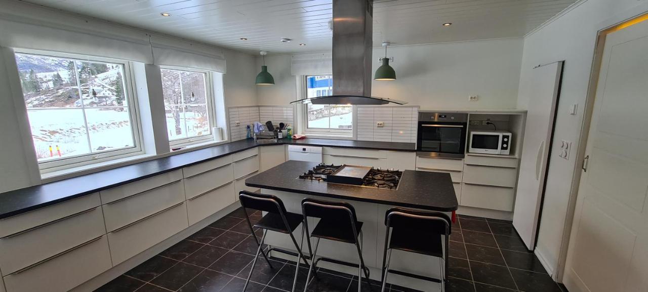 Cheerful 4-Bedroom Home With Fireplace, 1,5Km From Flam Center Аурлан Екстериор снимка