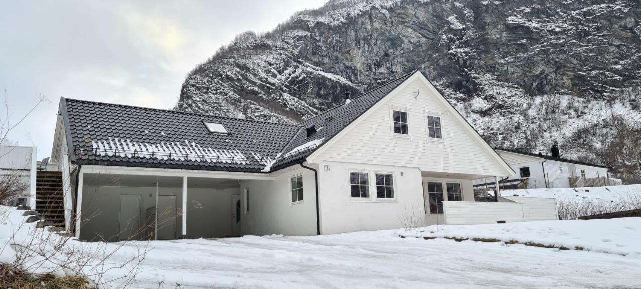 Cheerful 4-Bedroom Home With Fireplace, 1,5Km From Flam Center Аурлан Екстериор снимка